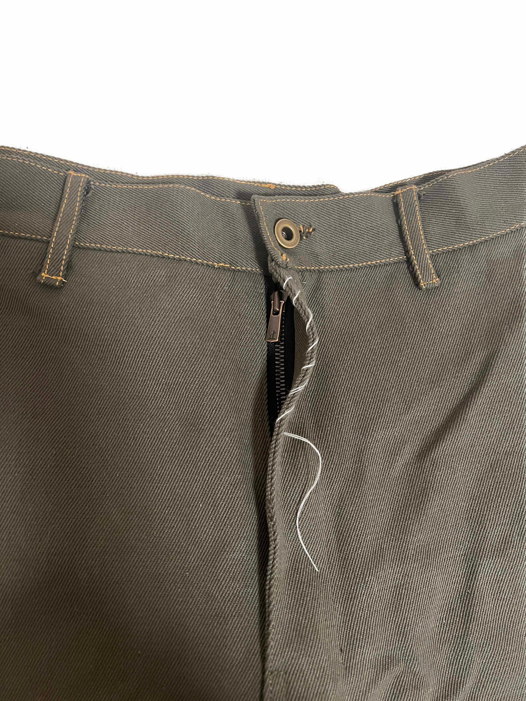 4 flapped pockets side tuck pants